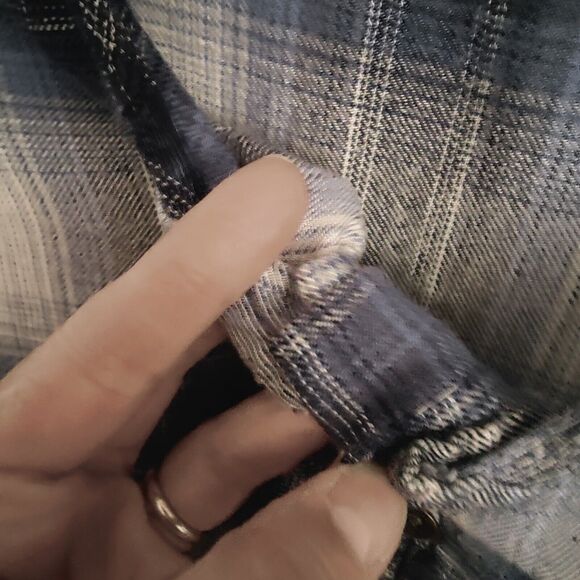 Maurice’s Blue & White Plaid Sleeveless Button Up Top Lightweight Flannel XL - Picture 6 of 8